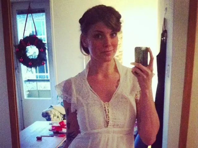 Reorganizing Narratives Using a Reflection Pattern