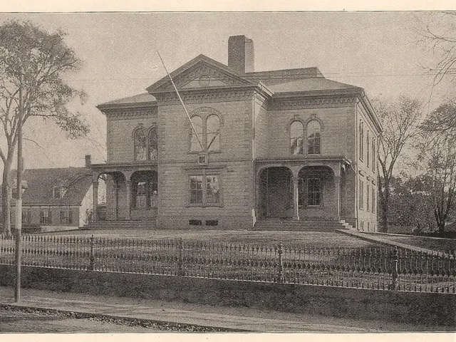 Guide on Insulating a Timber Frame Without Using a Closed Pre-Insulated Panel System